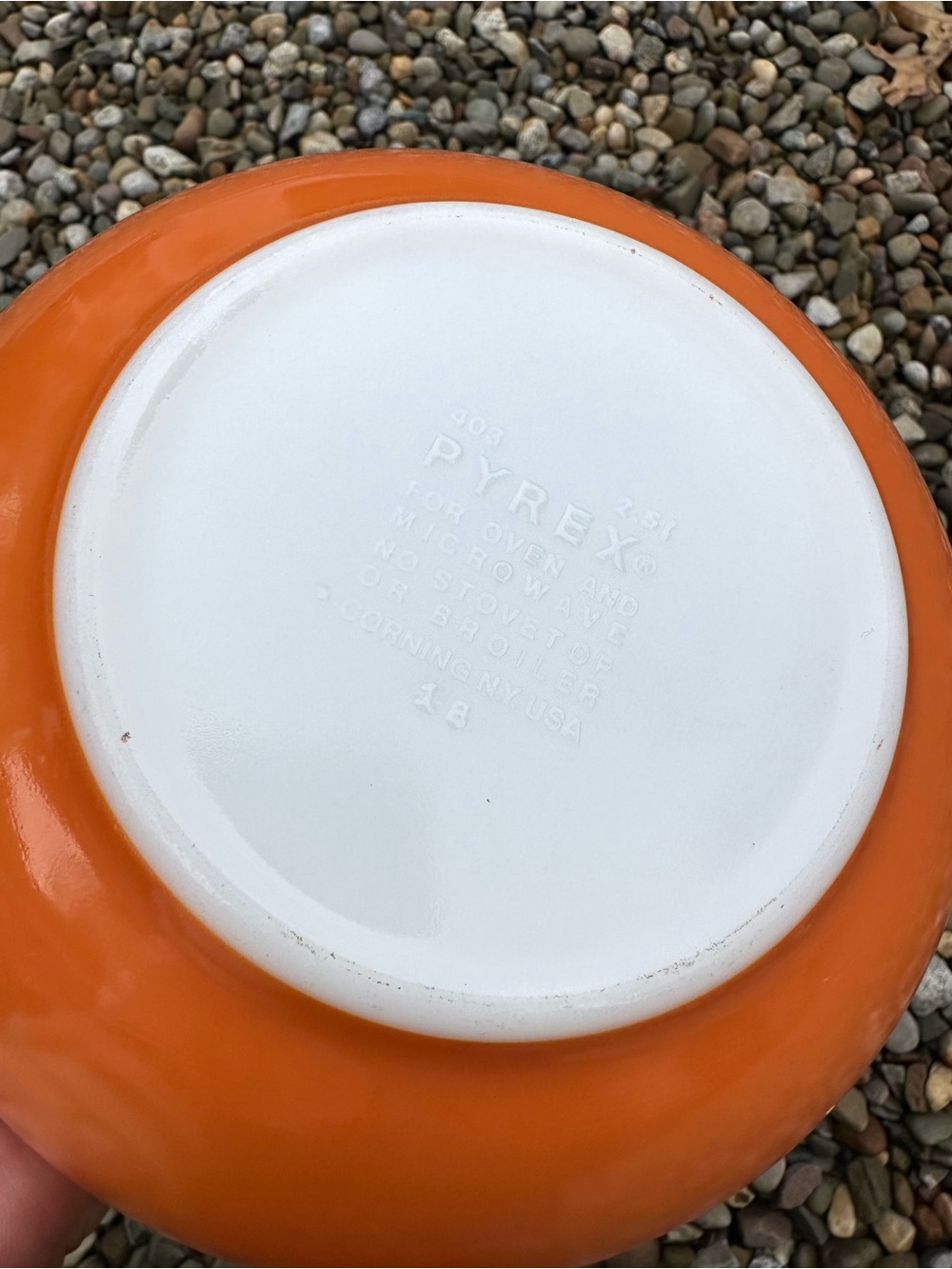Pyrex 2.5 Qrt Mixing Bowl - Picture 5 of 6